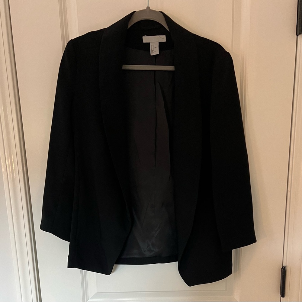 H&M quarter sleeve black blazer - size 8
